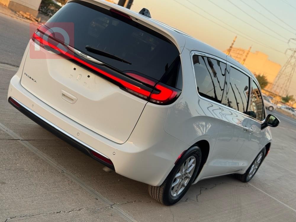 کرایسلەر پاسیفیکا